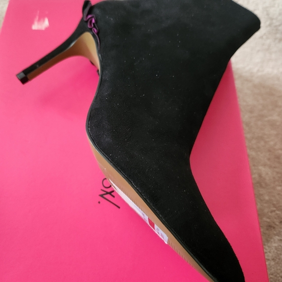 Betsey Johnson black boots - Picture 3 of 6
